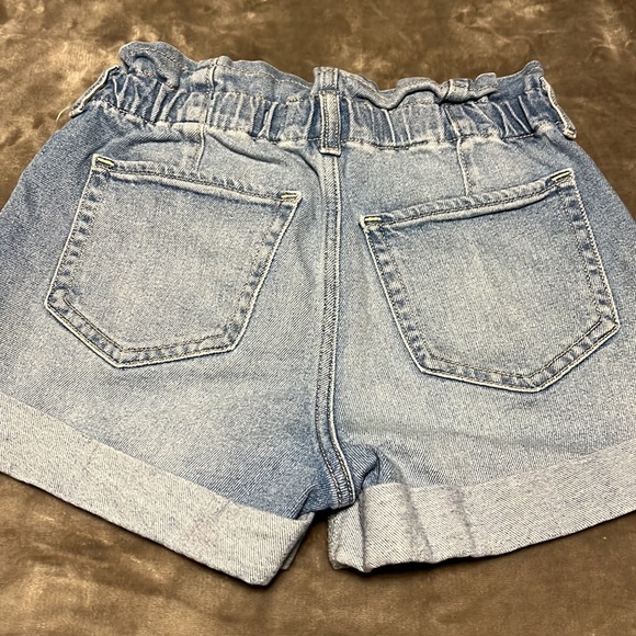 Hollister denim ultra high rise mom short - Picture 2 of 6